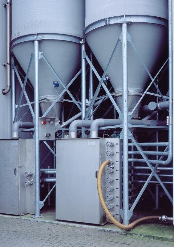 Moutsilo-Ey8by